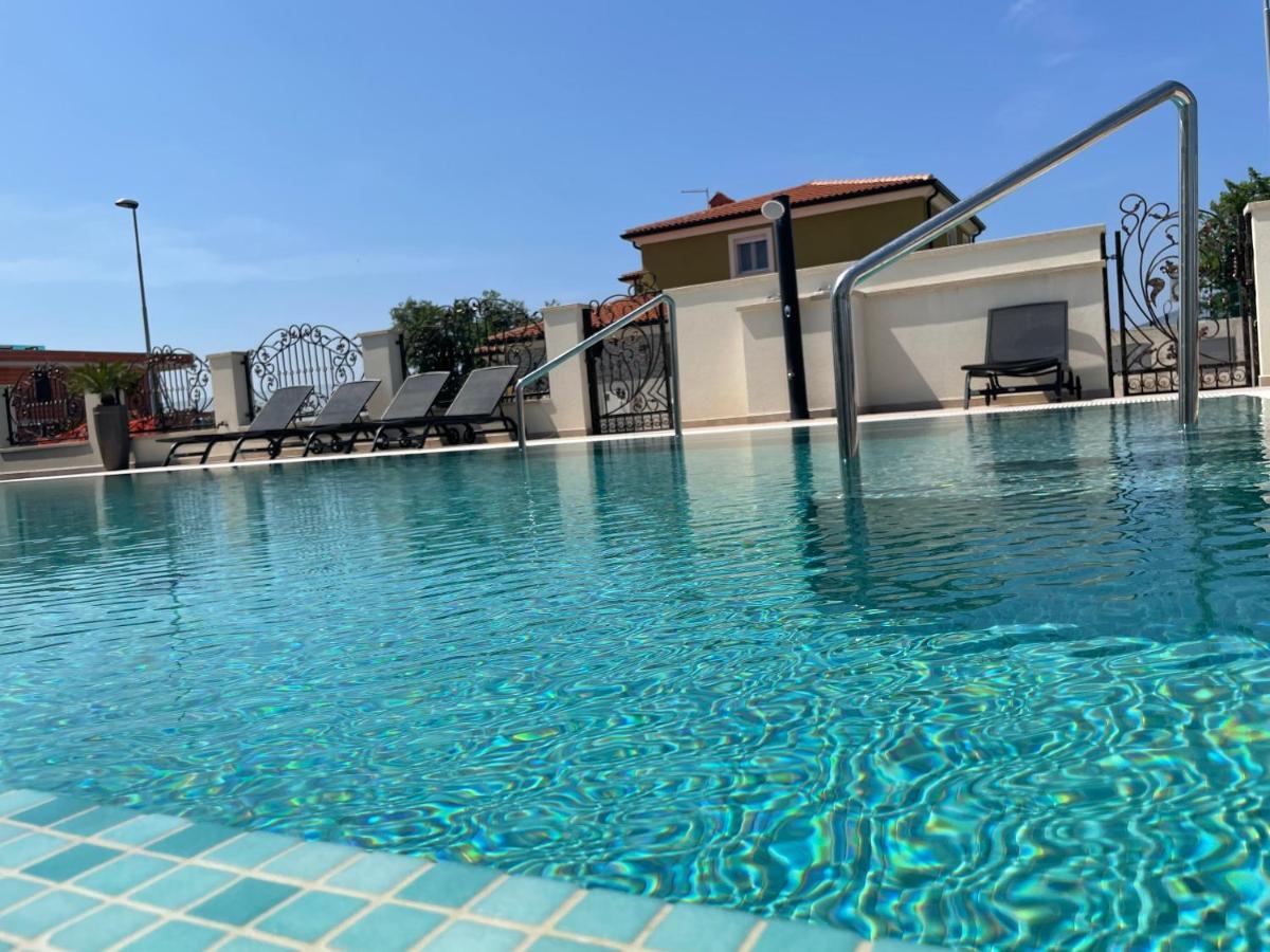 Vila Softic Amra Umag Exterior photo